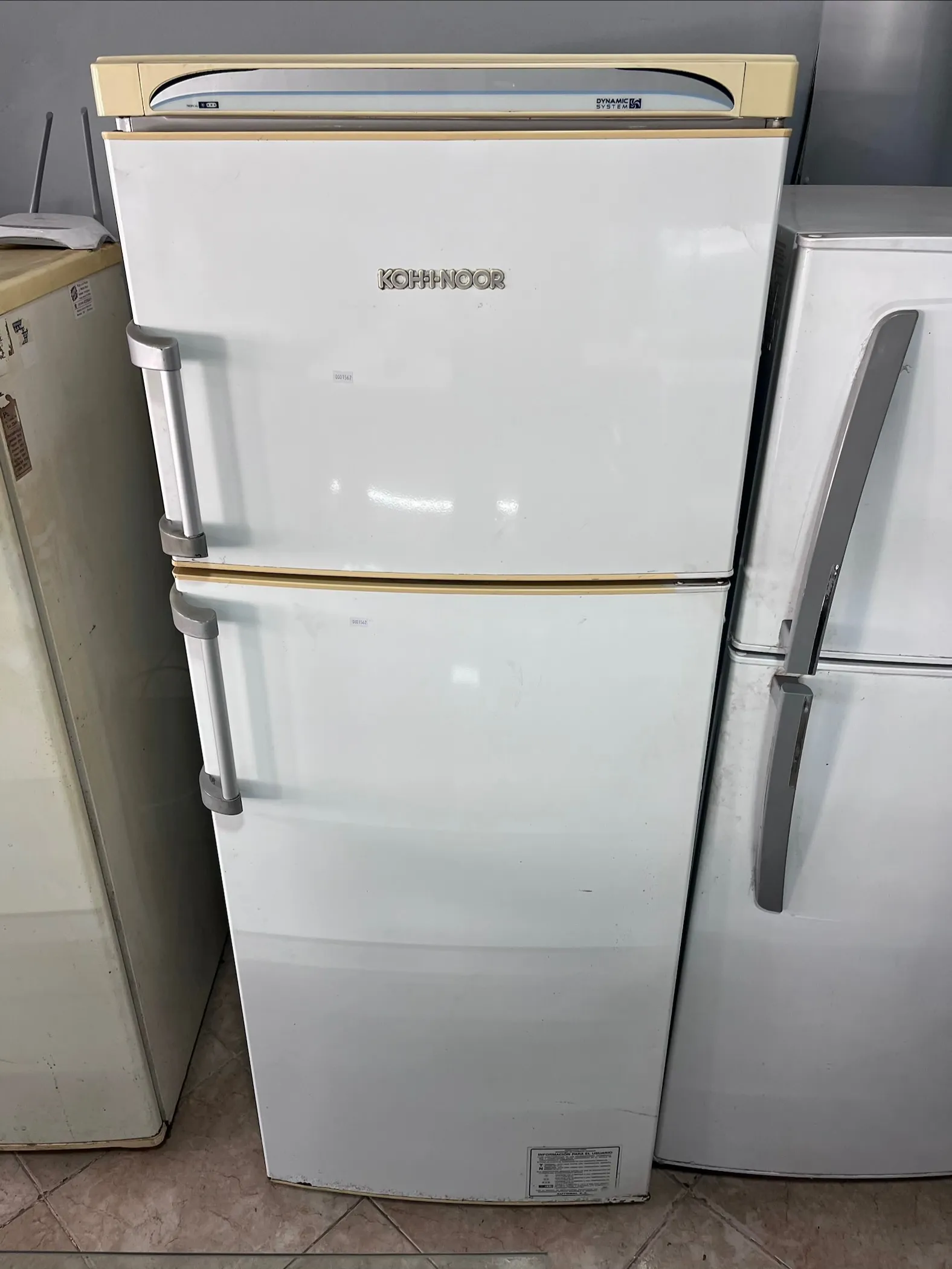 Heladera con freezer kohinoor 