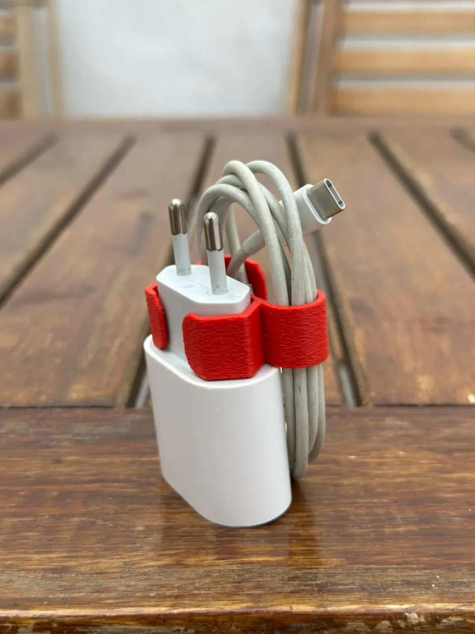 Porta cargador con cable
