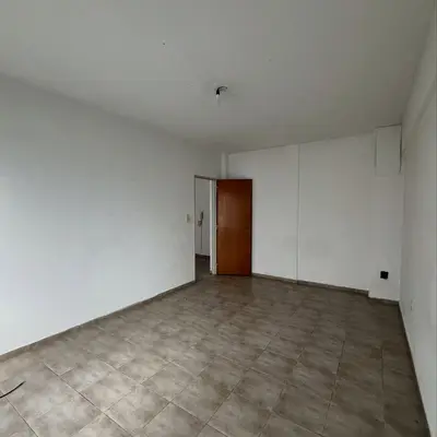 Departamento PB con patio en Suipacha 70 thumbnail 4