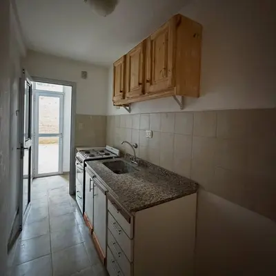 Departamento PB con patio en Suipacha 70 thumbnail 7