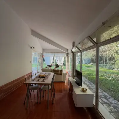 Casa quinta con pileta en Balcarce entre 538 y 540 thumbnail 8